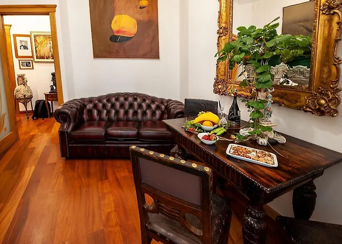 Royal Heritage In Center Apartment