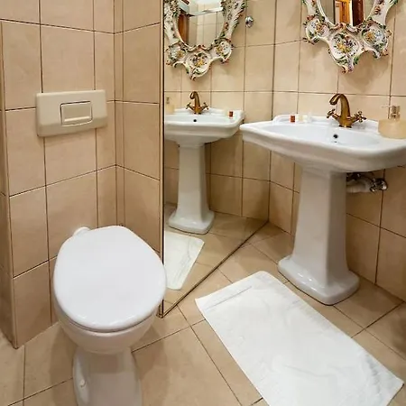 Royal Heritage In Center