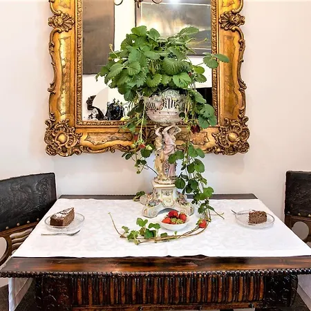 Royal Heritage In Center *