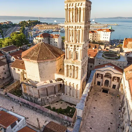 Royal Heritage In Center Appartement