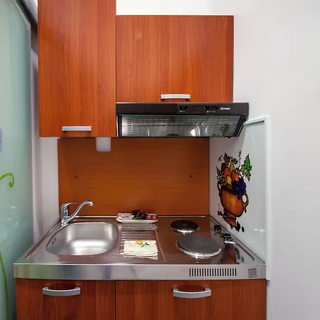 Royal Heritage In Center Split