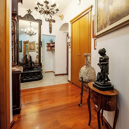 Royal Heritage In Center *