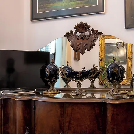 Royal Heritage In Center Apartament *