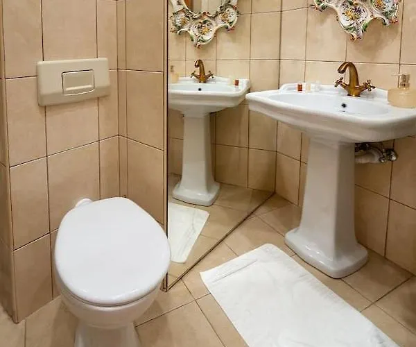 Royal Heritage In Center