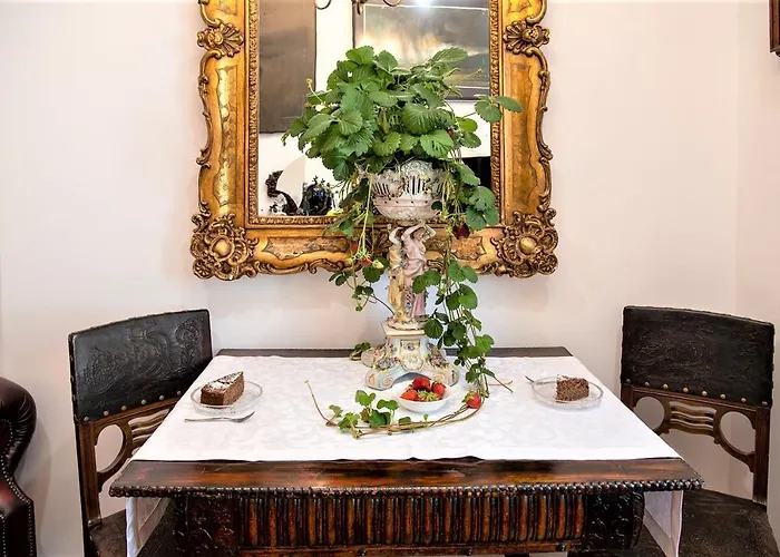 Royal Heritage In Center *