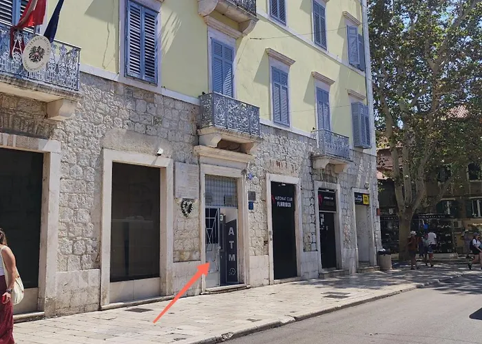 Royal Heritage In Center