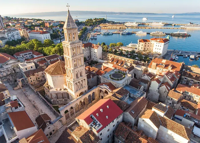 Royal Heritage In Center