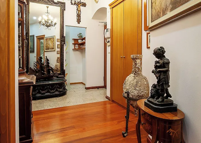 Royal Heritage In Center *